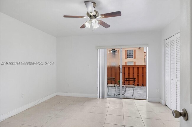 Foto del edificio - 7241 Miami Lakes Dr
