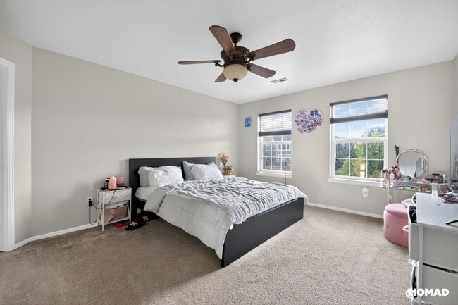 Building Photo - 15980 E Otero Cir