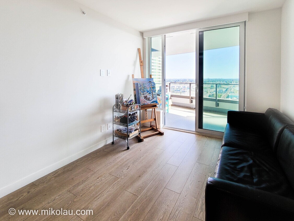 Photo principale - 8189 Cambie St.