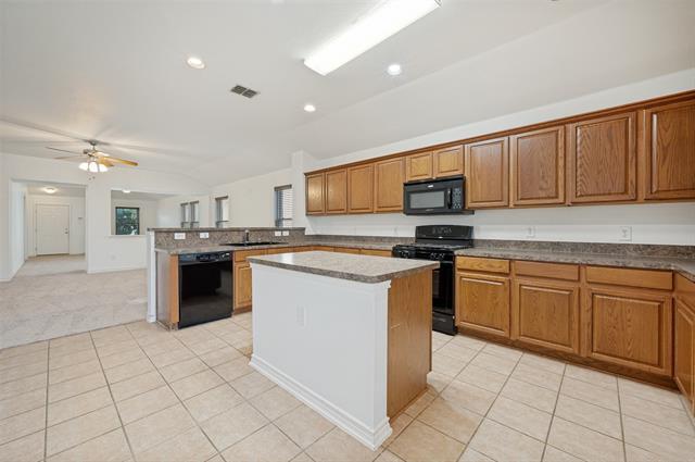 Building Photo - 2683 Lake Ridge Dr