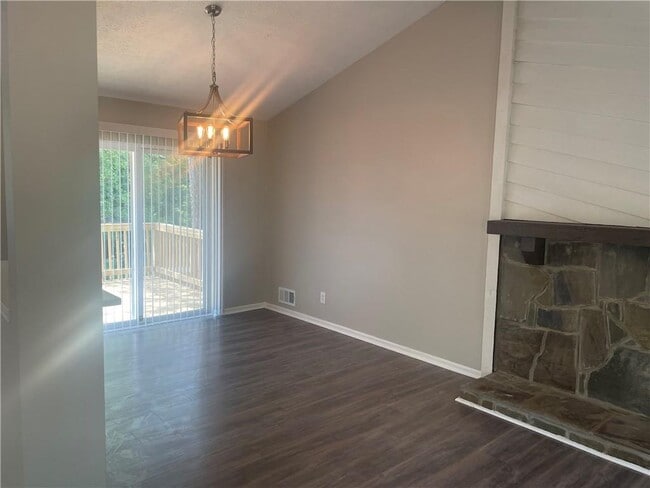 Building Photo - 3205 Brownlee Way
