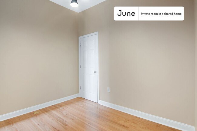 Foto del edificio - Room in Shared 4 bed/1 bath home