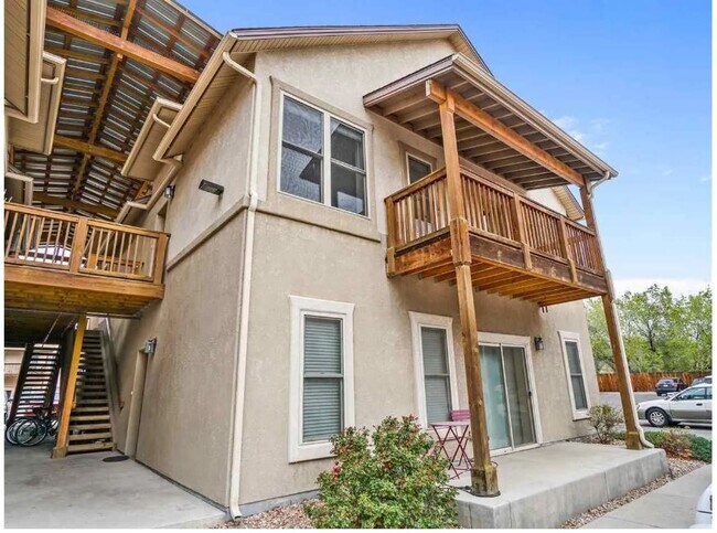 Foto del edificio - 1206 Walnut Ave