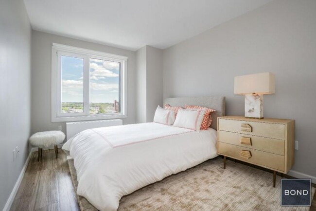 Building Photo - 2 bedroom in JAMAICA HILLS NY 11432