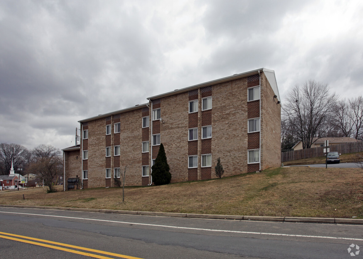 Primary Photo - Columbia Arms Apartments