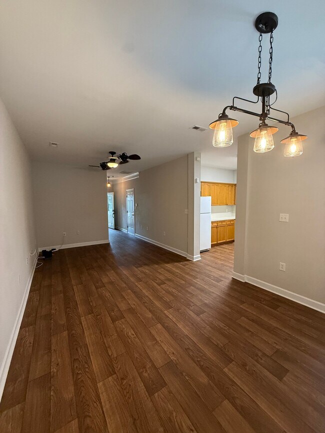 Foto del edificio - 5915 Pisgah Way