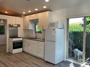 Building Photo - 1052 8th Ave