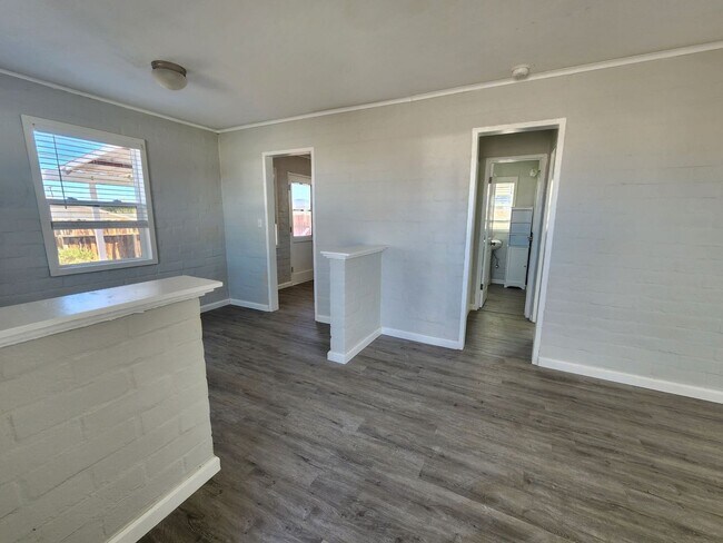 Foto del edificio - 6637 Oasis Ave