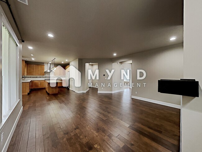 Building Photo - 12017 SE May Creek Park Dr