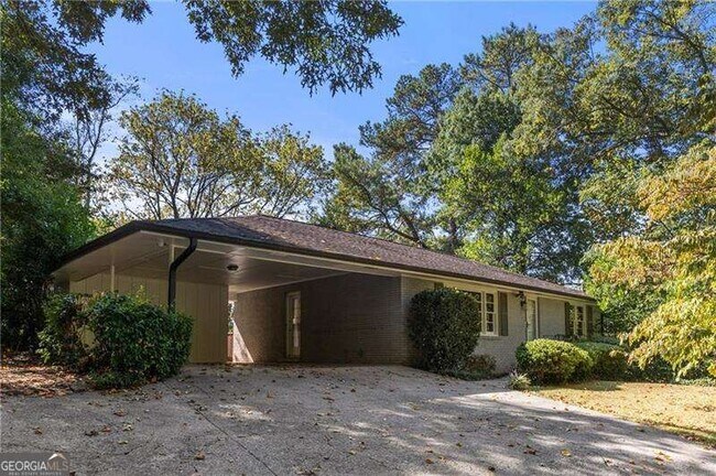 Foto del edificio - 535 Valley Ln NE