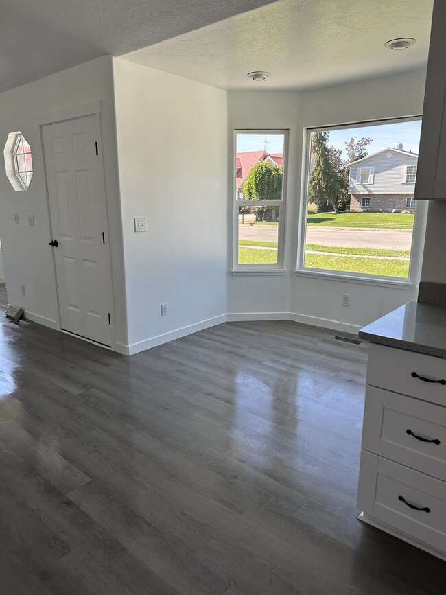 Foto del edificio - 614 N 550 E