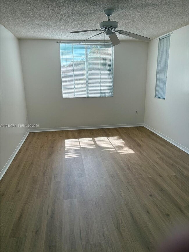 Foto del edificio - 11133 SW 8th St