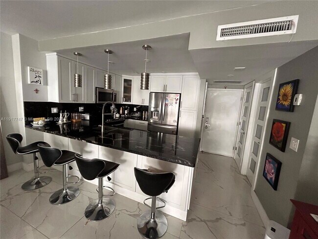 Building Photo - 3725 S Ocean Dr