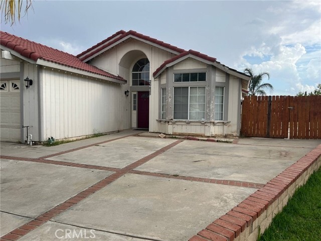 Building Photo - 26425 Coconut Ln