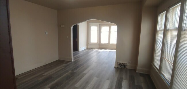 Foto del edificio - 2551 N 44th St