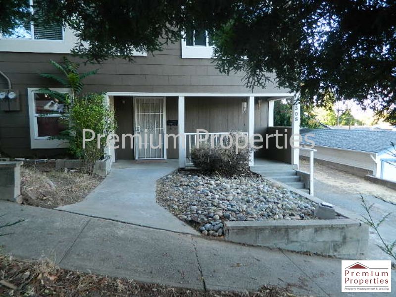Primary Photo - 305 Haven St