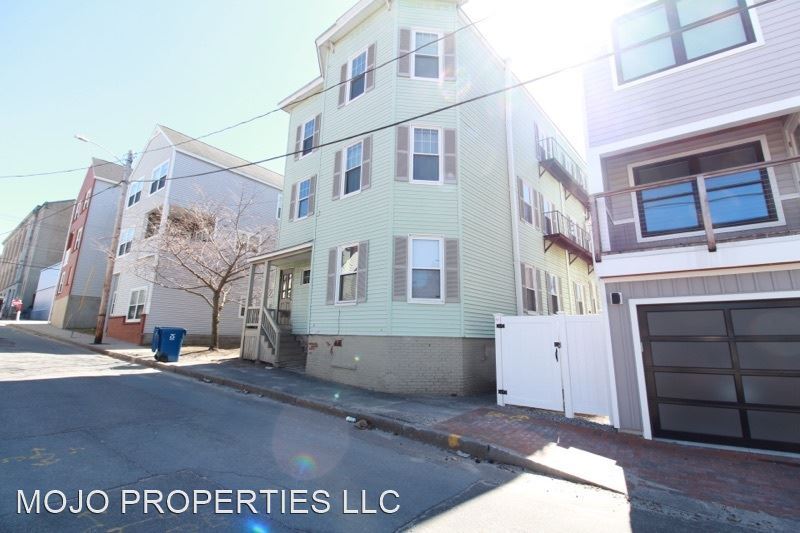 Primary Photo - 44 Myrtle St
