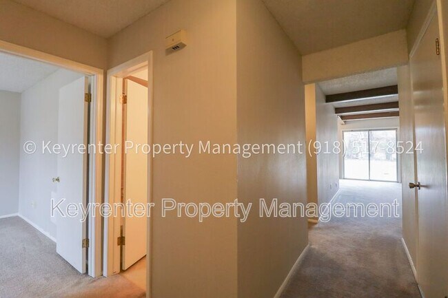 Building Photo - 6125 S Troost Ave