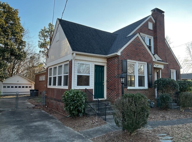 Building Photo - FOR RENT IN ARDMORE!!