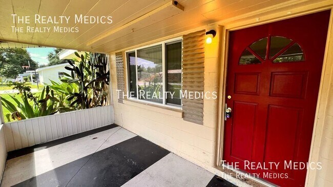 Foto del edificio - BEAUTIFUL  2 BD/1BA Home in Winter Haven!