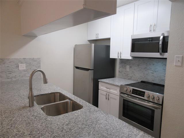 Building Photo - 7522 Holly Hill Dr