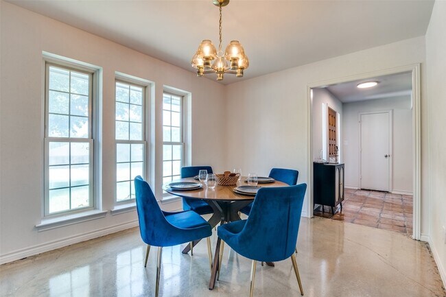 Foto del edificio - 2013 S Lakeshore Dr