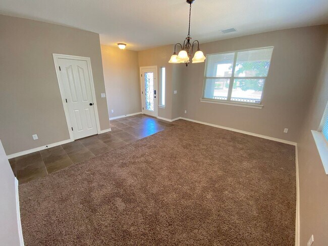 Foto del edificio - East El Paso LARGE 4 bed Refrig A/C!