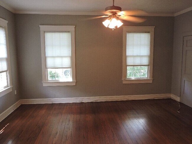 Foto del edificio - Fantastic 3BR/2.5BA Cottage in the heart o...