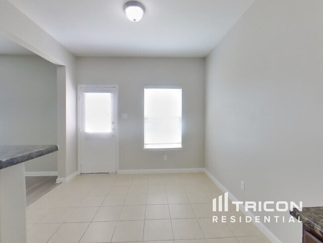Foto del edificio - 5002 Pacific Ridge Ln