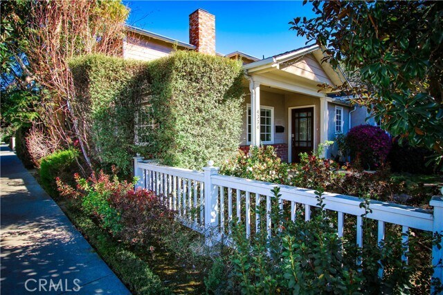 Foto del edificio - 4334 Farmdale Ave