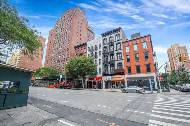 Building Photo - 363 3rd Ave