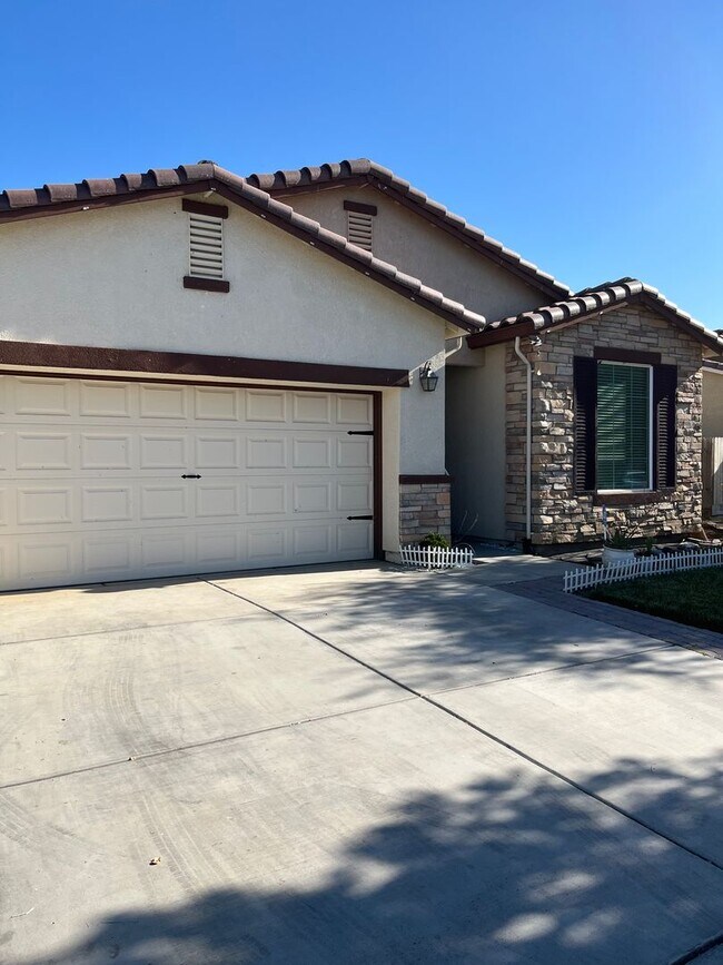 Foto del edificio - 2487 N Mountainside Dr