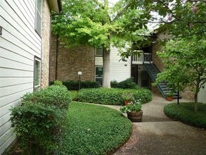 Building Photo - 7107 Holly Hill Dr