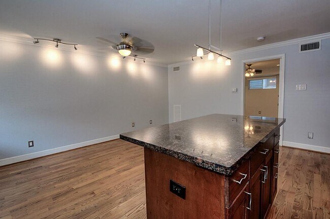 Building Photo - 1447 Heights Blvd