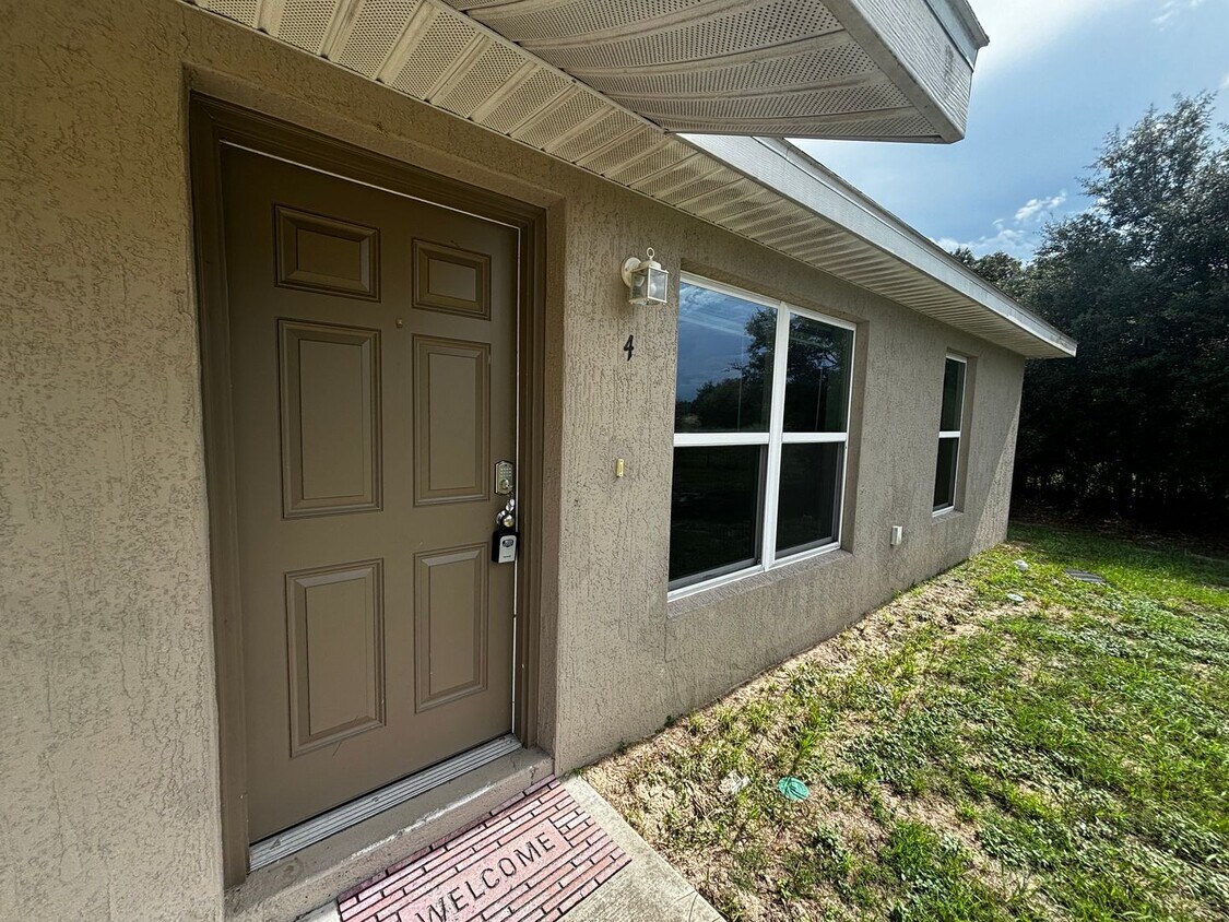 Primary Photo - 2/2 Quad End Unit - SE Ocala