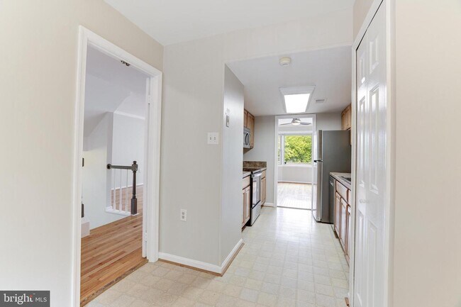 Building Photo - 12727 Inverness Way