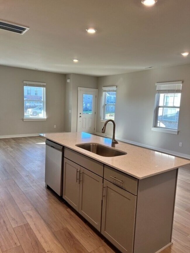 Foto del edificio - 2235 Hospitality Ln