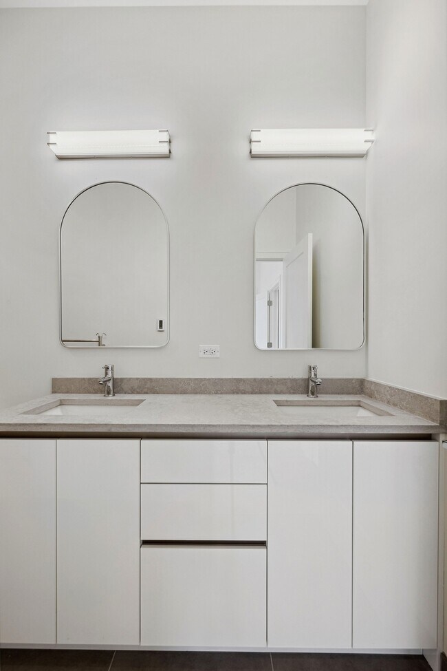 Foto del edificio - 3409 N Bosworth Ave