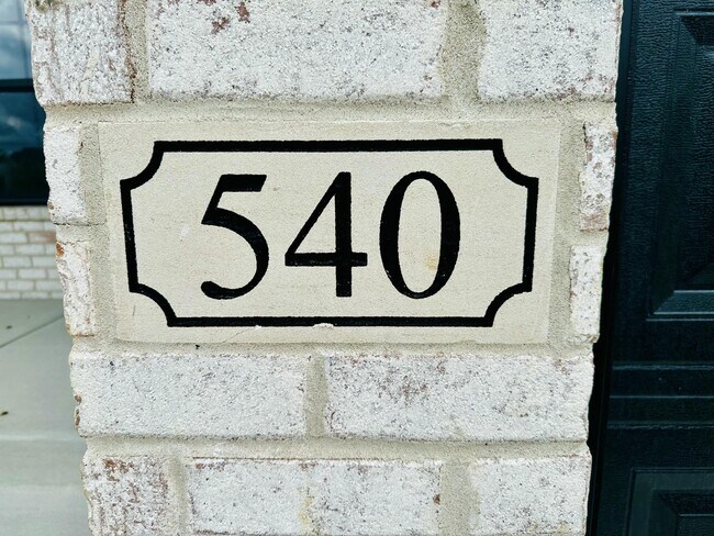 Foto del edificio - 540 Ryan Dr