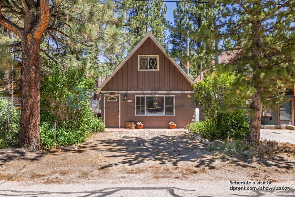 Foto principal - 813 E Fairway Blvd