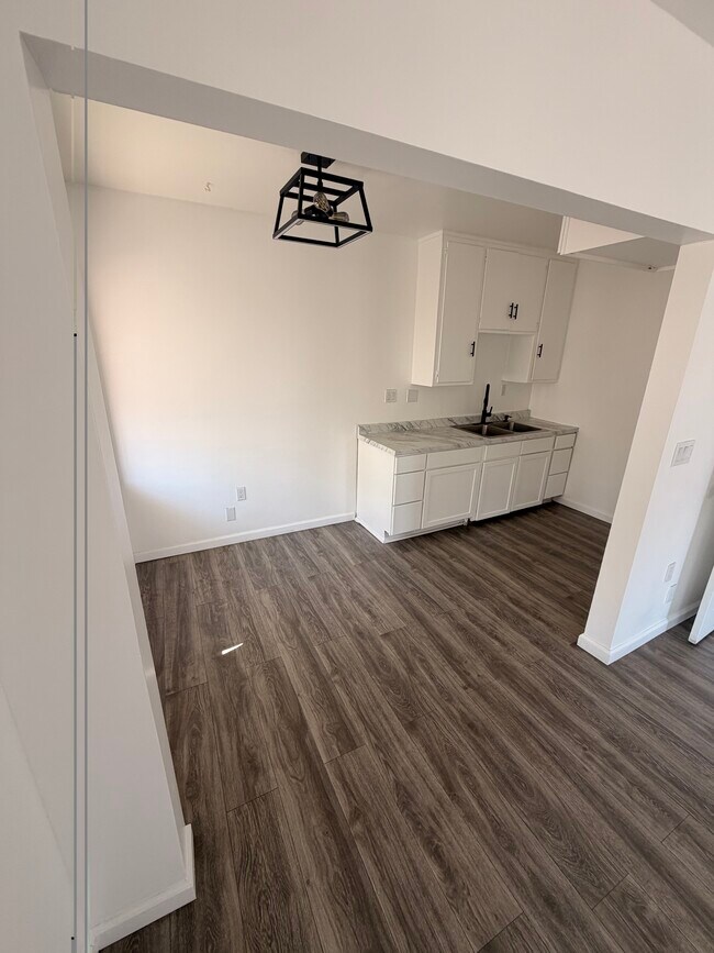 Foto del edificio - 760 1/2 S Hillview Ave