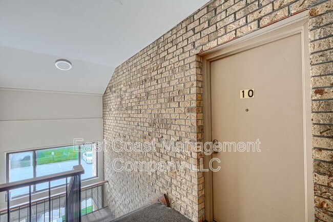 Foto del edificio - 3928 Rolling Rd.