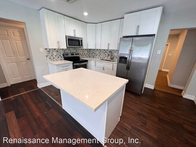 Building Photo - 3 br, 2 bath House - 645 NW 14 Avenue