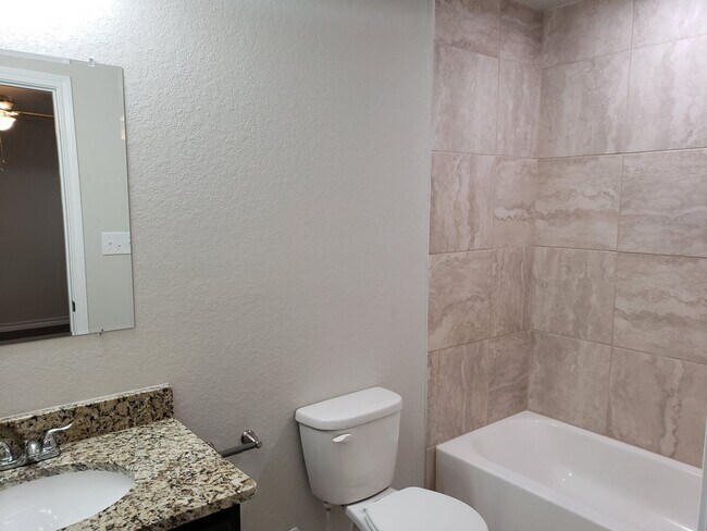 Foto del edificio - Townhome for rent