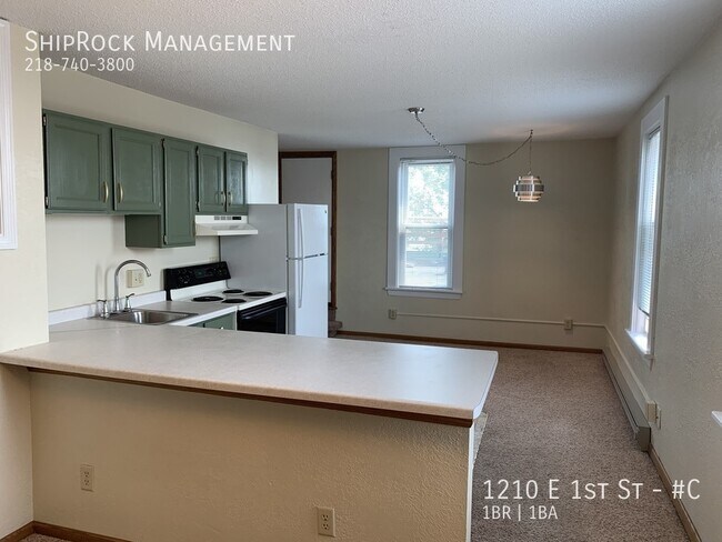 Foto del edificio - 1210 E 1st St