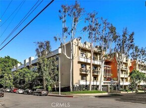 Building Photo - 750 Kings Rd