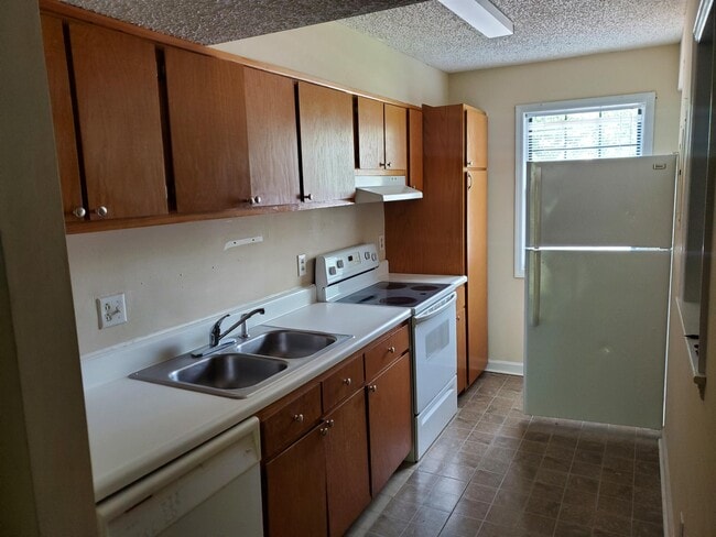 Building Photo - 210 Appleby Dr