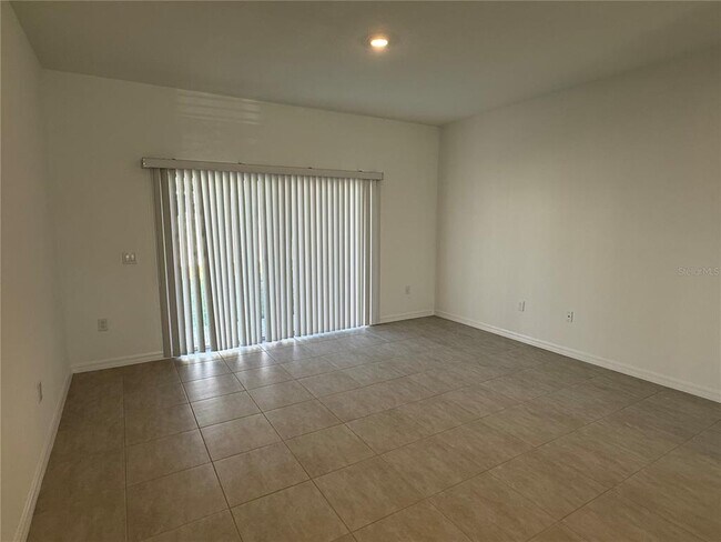 Foto del edificio - 2980 Skyline Lp