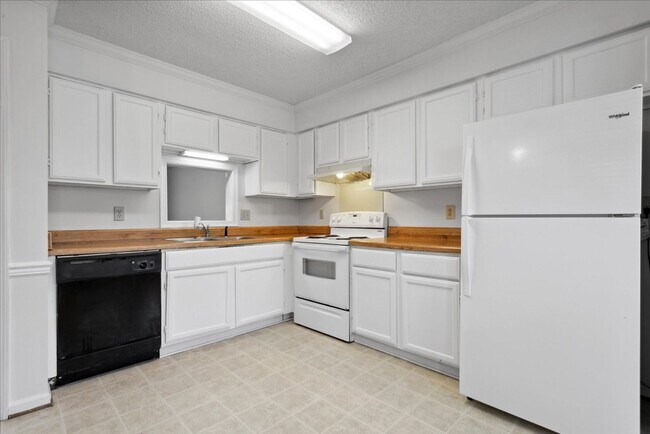 Building Photo - Magruder Estates