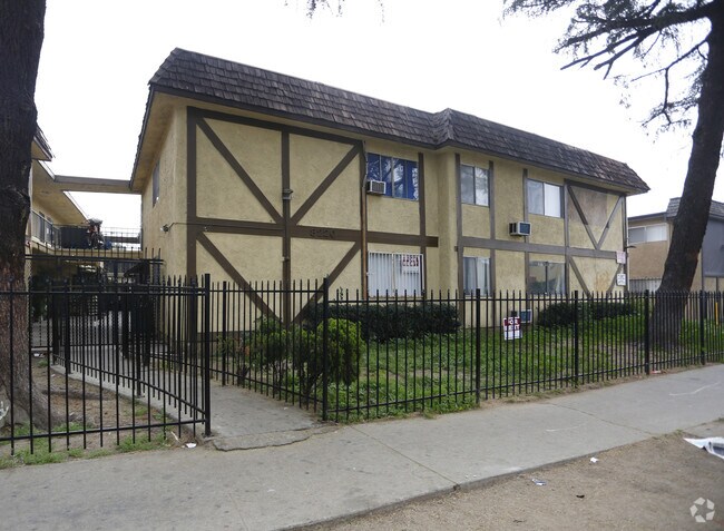 Foto del edificio - Langdon Villas